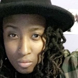 Meet your Posher, Kayon